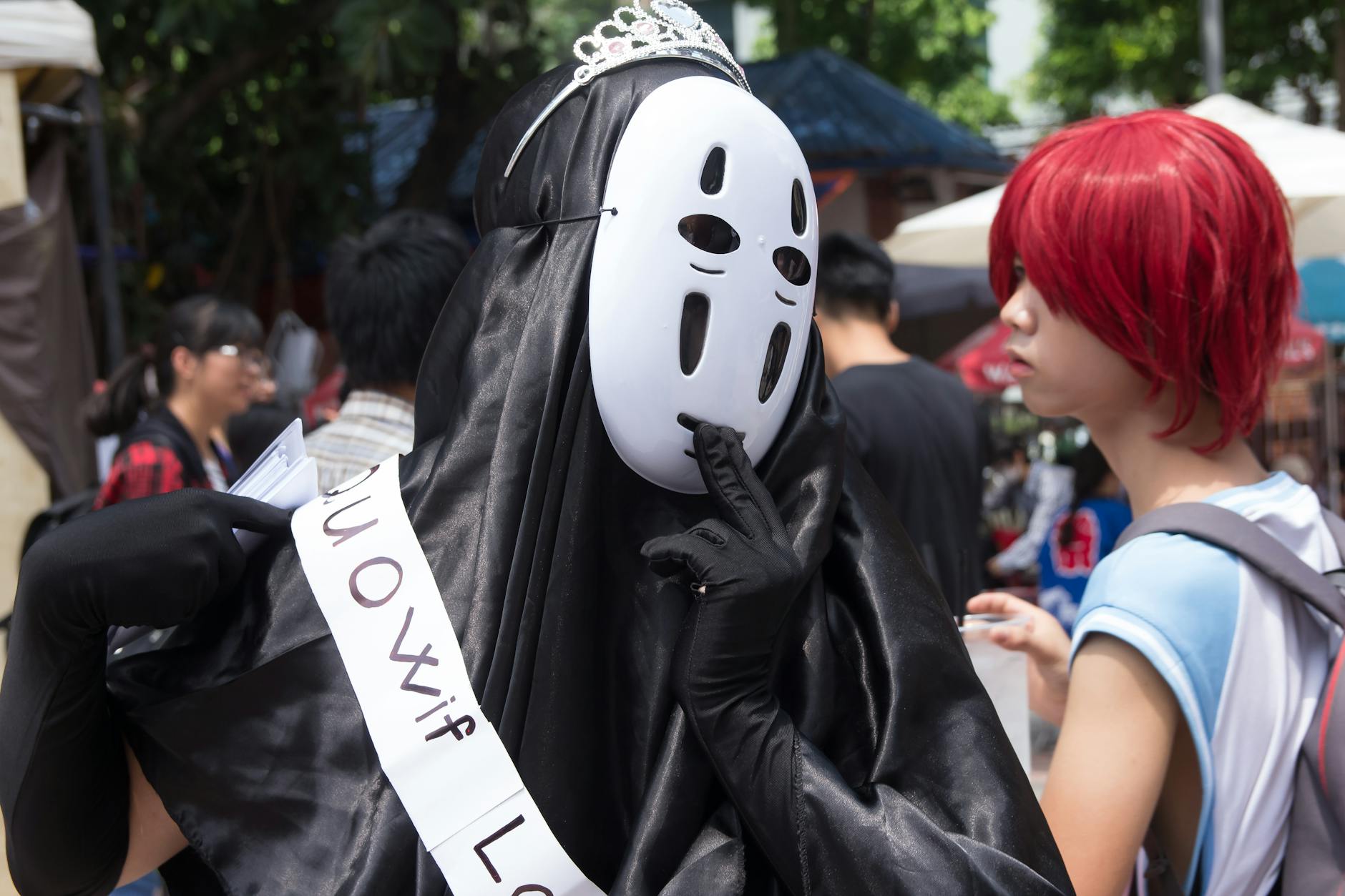 photo of no face costume